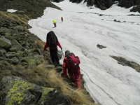 Moving along the right side of the frozen river Lamea/Lamia