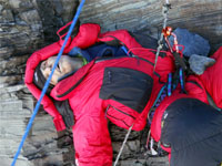 A dead body found while ascending to the Lohtse top